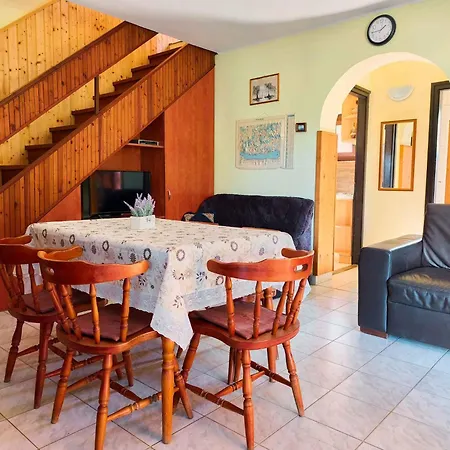 - Balaton 18113 Балатонберень