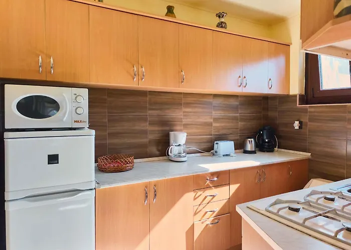 - Balaton 18113 Casa de Férias *